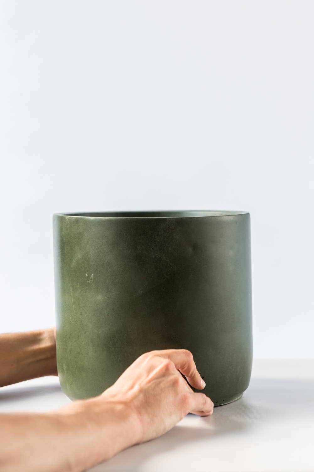 Hand-cast indoor plant pot | Dark Olive